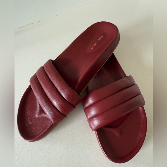 Beatrice Valenzuela Women's Red Burgundy Leather Slides Sandals size 7 - Picture 2 of 6